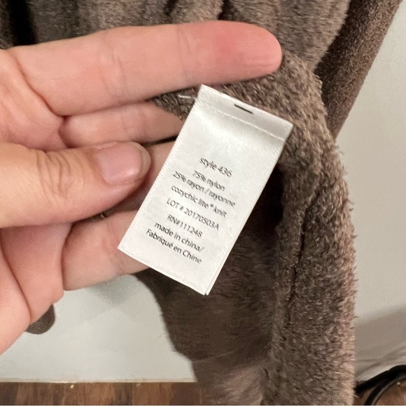 Barefoot Dreams Cozy Chic Lite Island Wrap - Picture 7 of 11